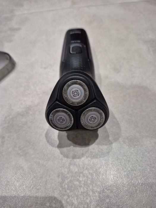 Елетрическа самобръсначка Filips