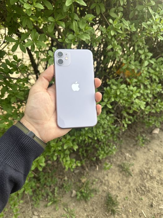 Продам телефон айфон 11