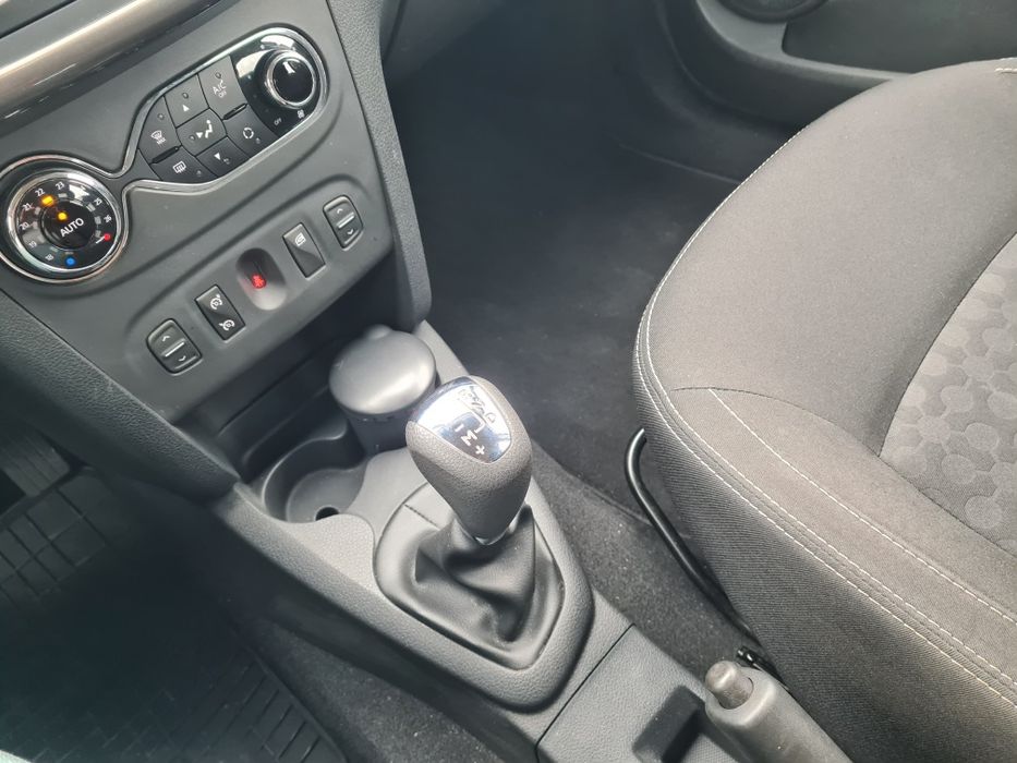 Dacia Sandero-automată-1.5dci 90-an 2016-euro 6-clima-nr rosii-Tbi