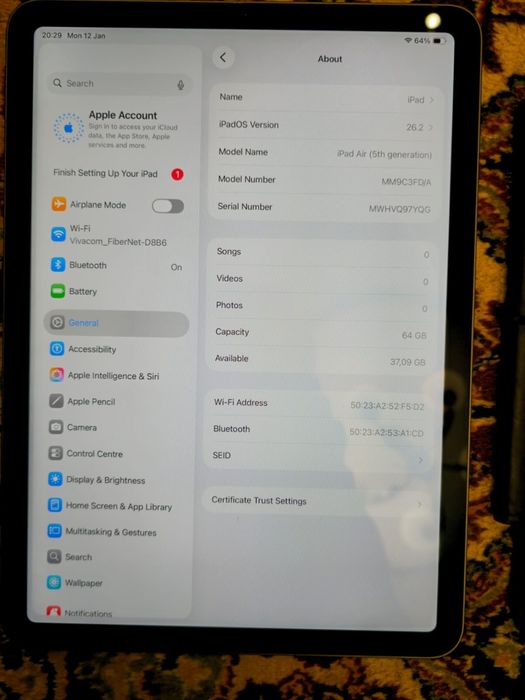 iPad Air 5 64GB + писалка и калъф