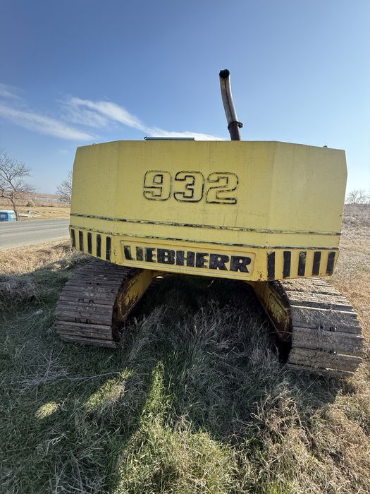 Продава се багер Liebherr  932