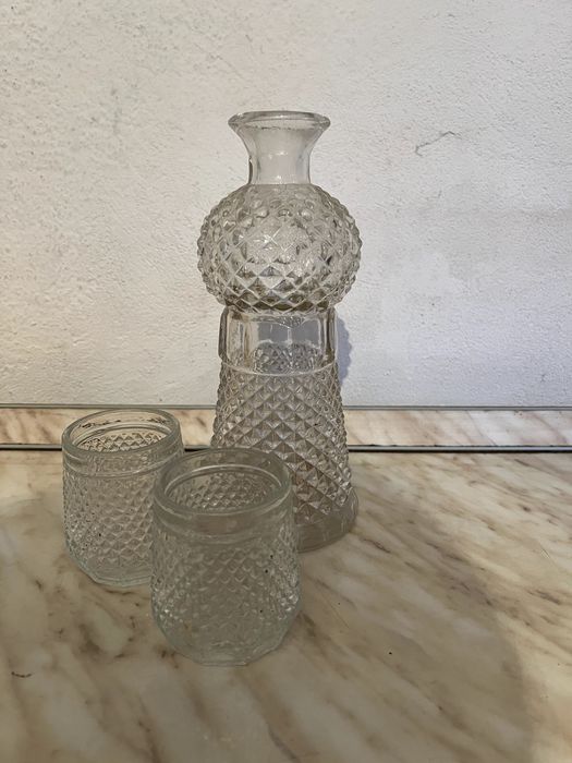 Ретро комплект за алкохол - бутилка с чаши, vintage