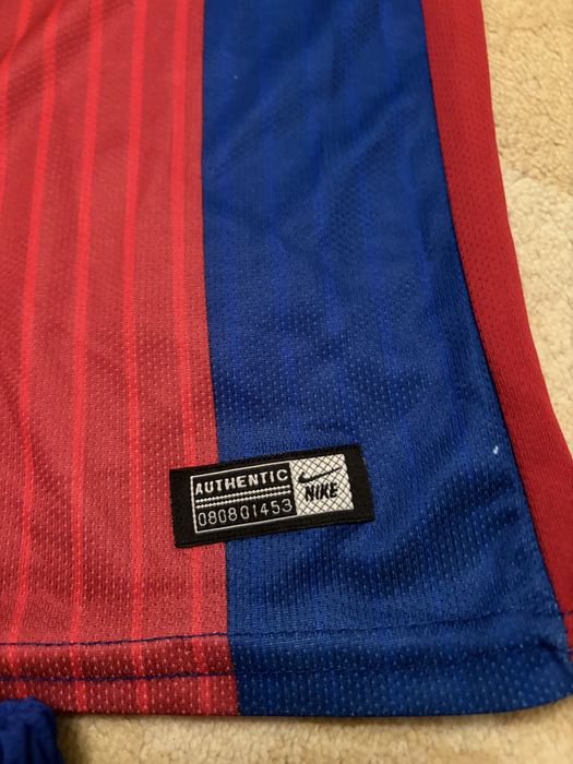 Echipament Nike de fotbal pentru copii cu Fc Barcelona sezon 2016/2017