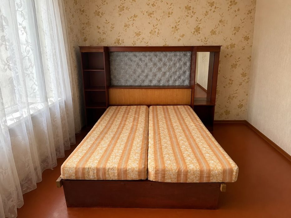 Спальный кровать