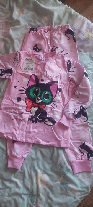 Костюм на 122см. Новый.