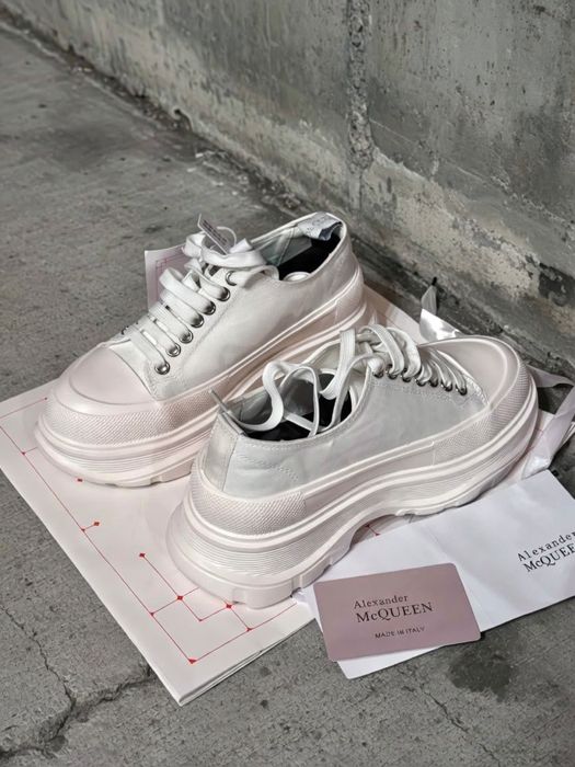 Adidasi Alexander McQueen Tread
