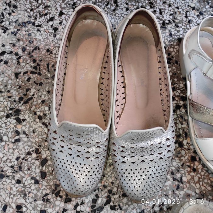 Дамски обувки и сандали по 2 евро отлични!