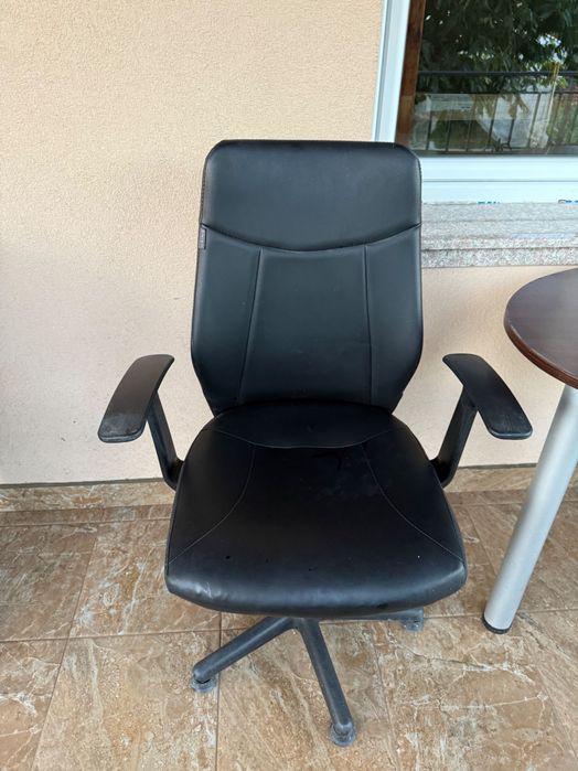 Бюро с два стола