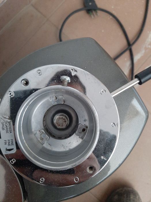 Vand mașina de macinat cafea risnita