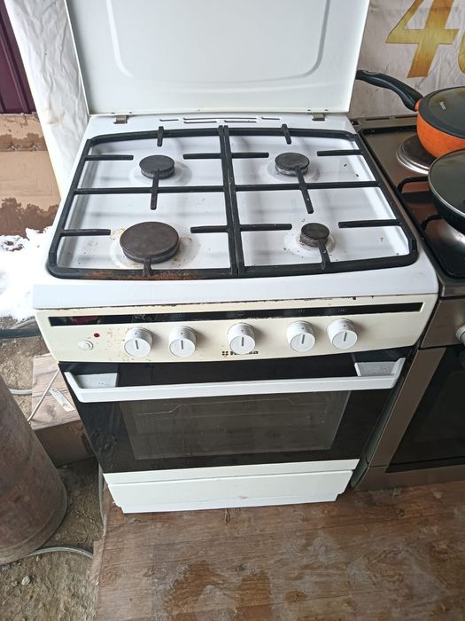 Продам газ плиту