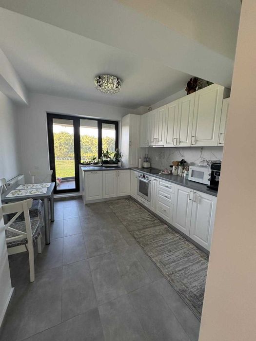 Vand apartament 3 camere