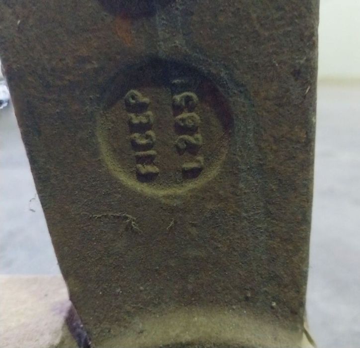 Ghilotina taiat fier