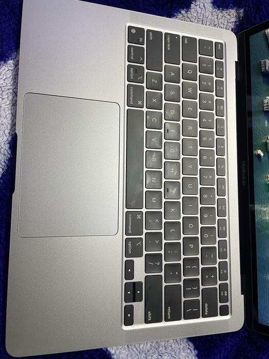 MacBook Air m1 8/256 состояние нового