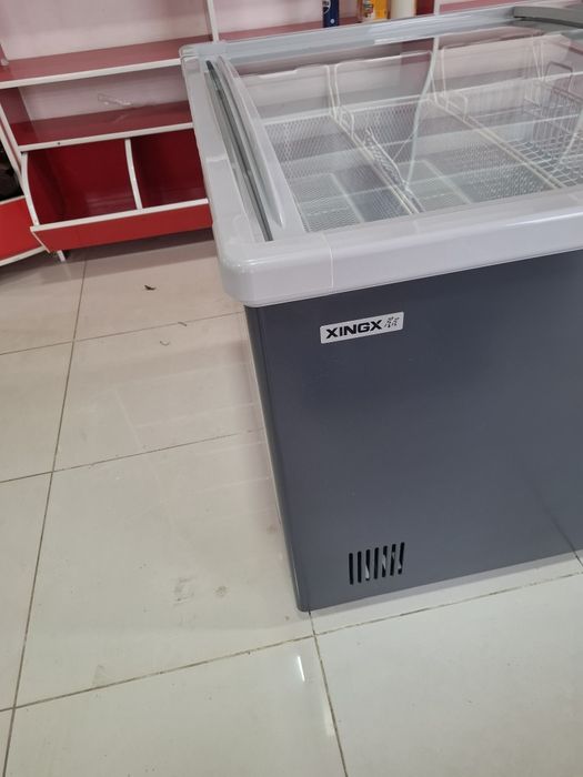 Новый огромный морозилка