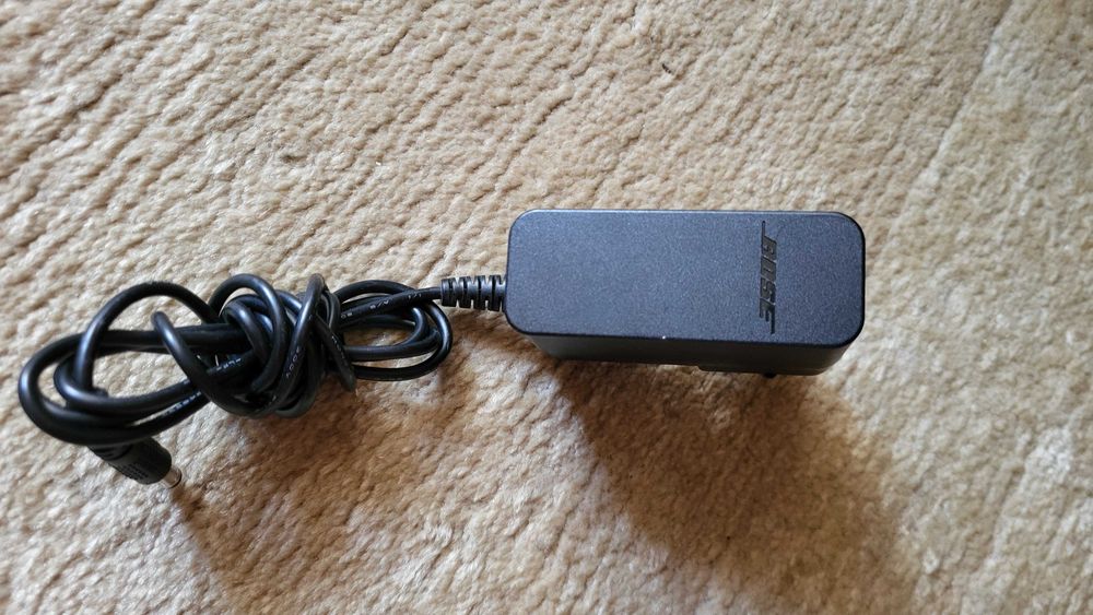 BOSE Incarcator 12V-1.35A fuctional