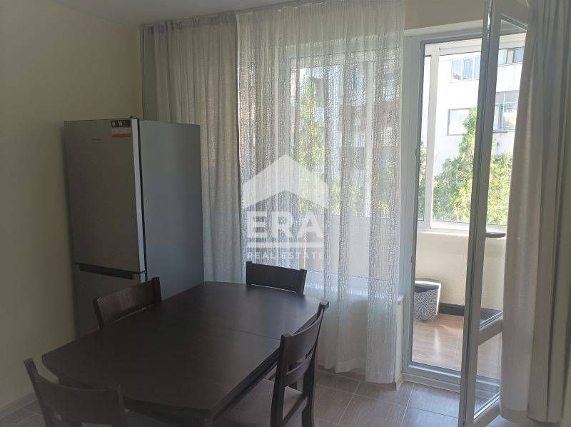 Двустаен обзаведен апартамент под наем, в района на Лятно кино Тракия,