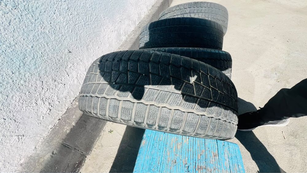 Продам зимние шины