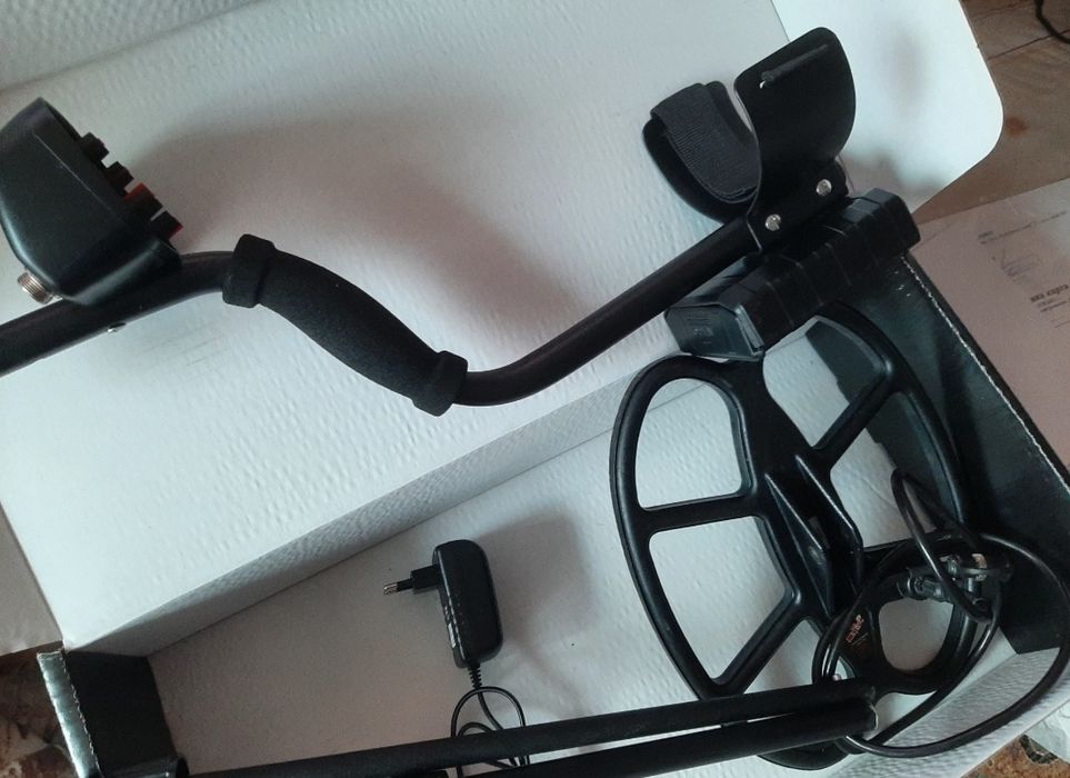 металотърсач THRACIAN  детектор за метали с дискриминация