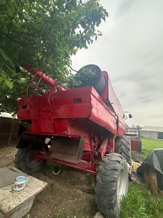 Комбайн Сотилади 8 000$ келишилади