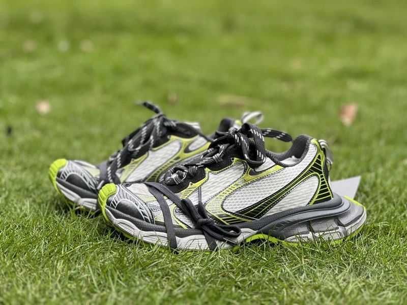 Balenciaga 3XL - White/Beige