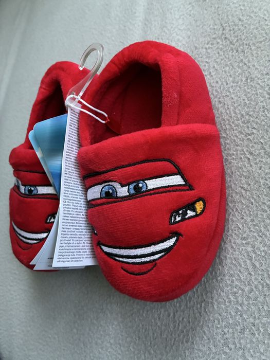 ЧИСТО НОВИ детски пантофи Маккуин (Disney Cars) – Размер 26/27