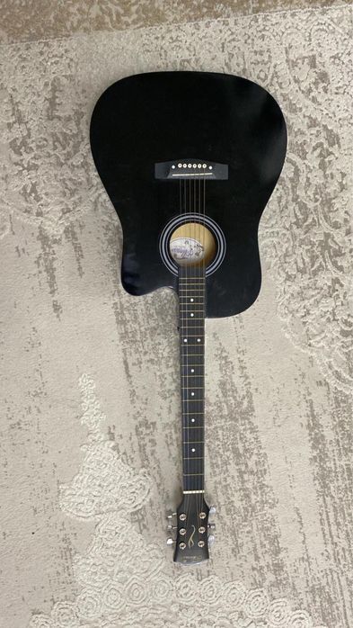 Гитара вместе с чехлом