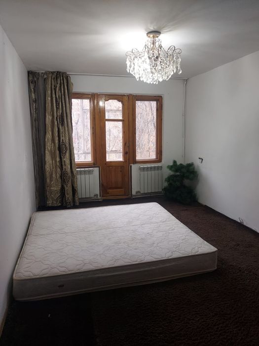 Продам 1а ком 8 микрорайон