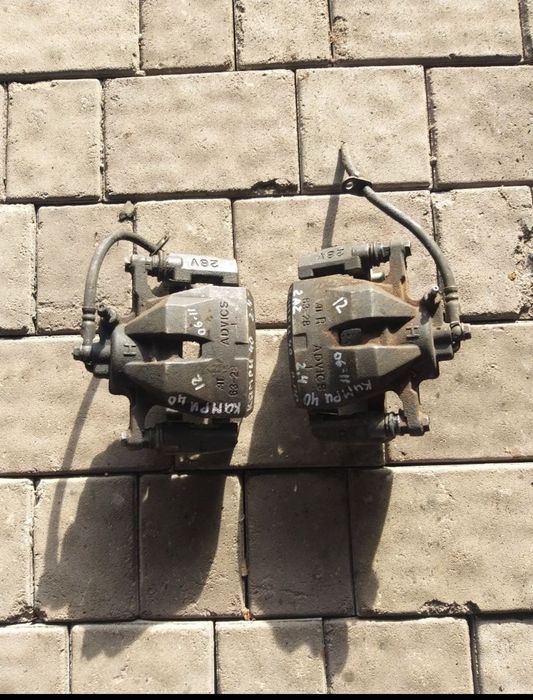 Toyota camry 40 06-11 год 2.4 суппорт передний б/у оригинал