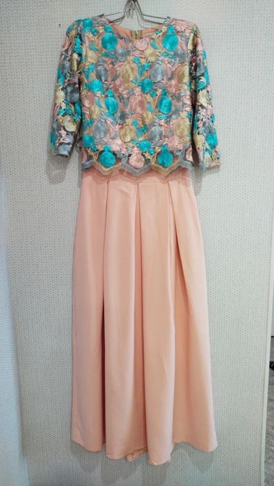 Продам платие  отевалась  тока  2 раза.