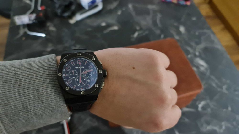 Часовници -Tissot, TW Steel, Momo Design, Casio,