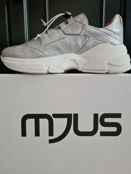 Дамски обувки /сникърси/  MJUS номер 39