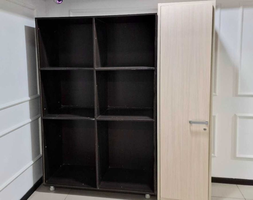 Продам много тумбочек, столов и шкафов