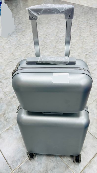 Продам Чемодан новый