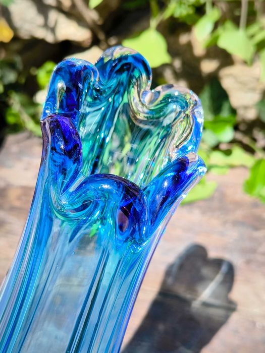 Две вази цветно стъкло