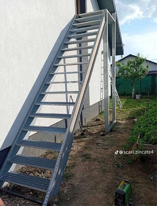 Scări metalice zincate 53