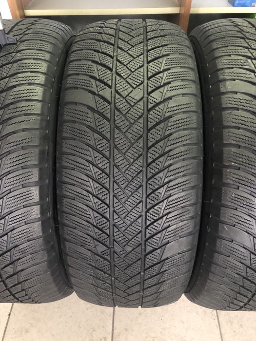 255 55 20 Bridgestone de iarna