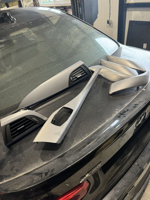 Интериорни лайстни бмв ф20 м135и bmw f20 лайстни карбон