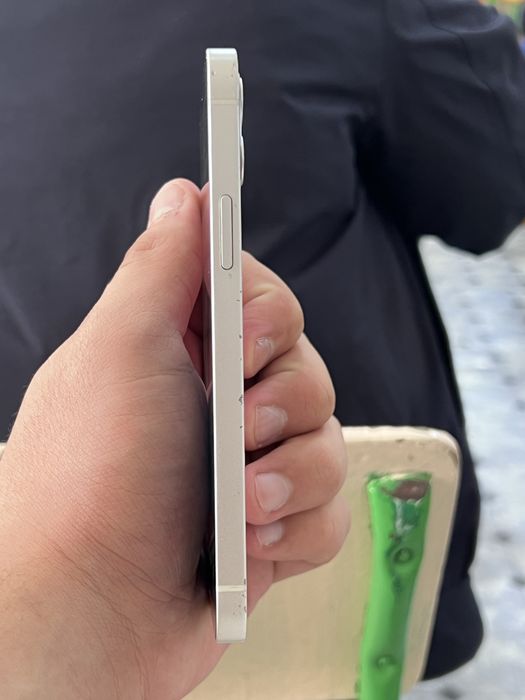 Iphone 12 на 128 гб в отличном состоянии.