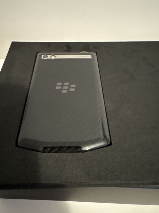 Blackberry Porsche Design P9983