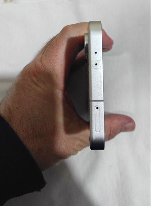 Samsung S24 FE 8/256 сотилади ёки обмен S25 узига