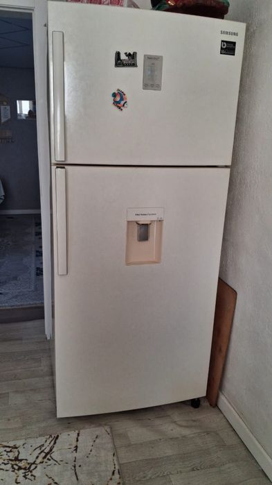 Продам холодильник