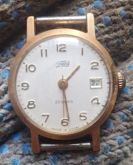 старинные часы заря