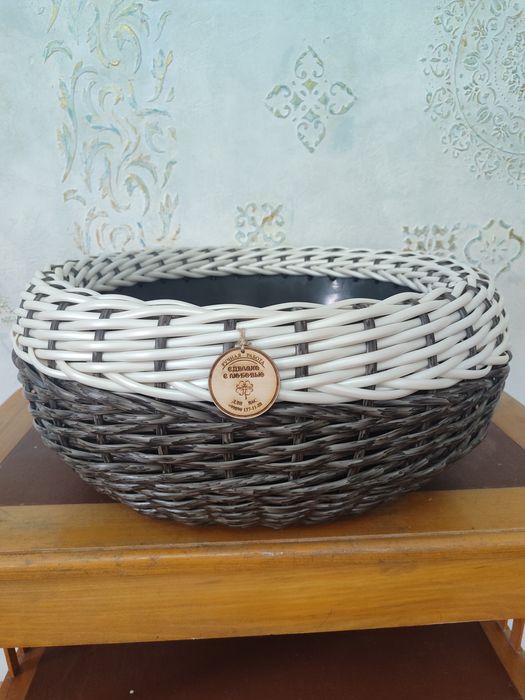 Кашпо из искусственного ротанга