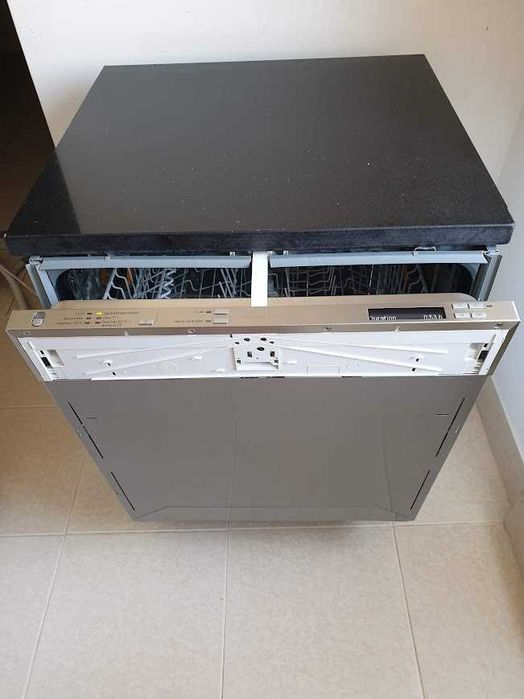 Miele - Auto Open - QuickPowerWash - Съдомиялна - Пълно Вграждане 60см