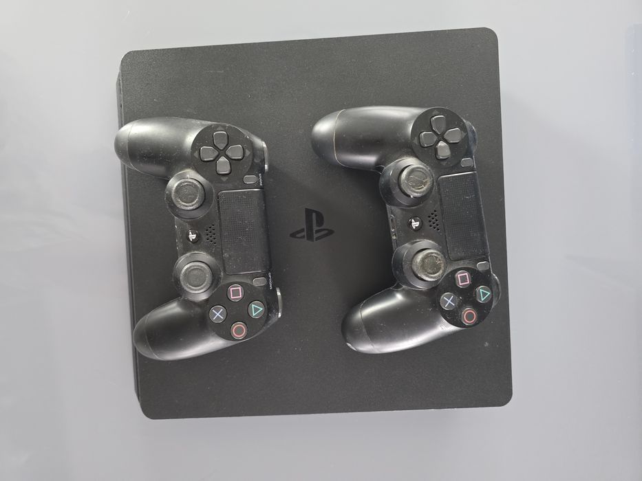 PlayStation 4 slim -  1TB
