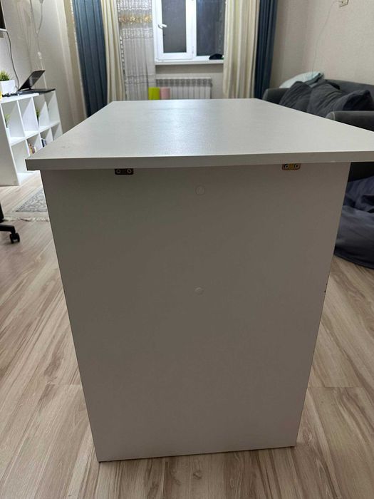 Стол - для компьютера или кухонный