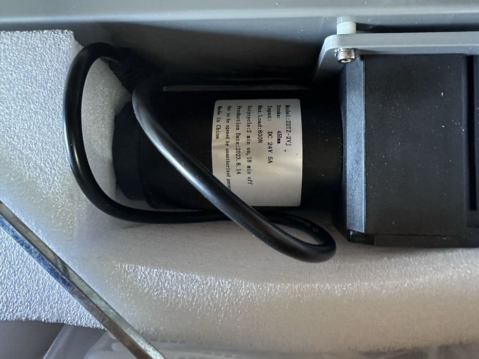 Cadru pentru birou reglabil electric cu memorii