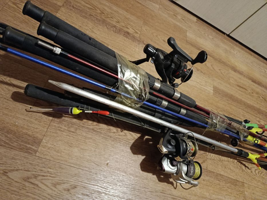 Спининги и удочки. Продам всем комплектом