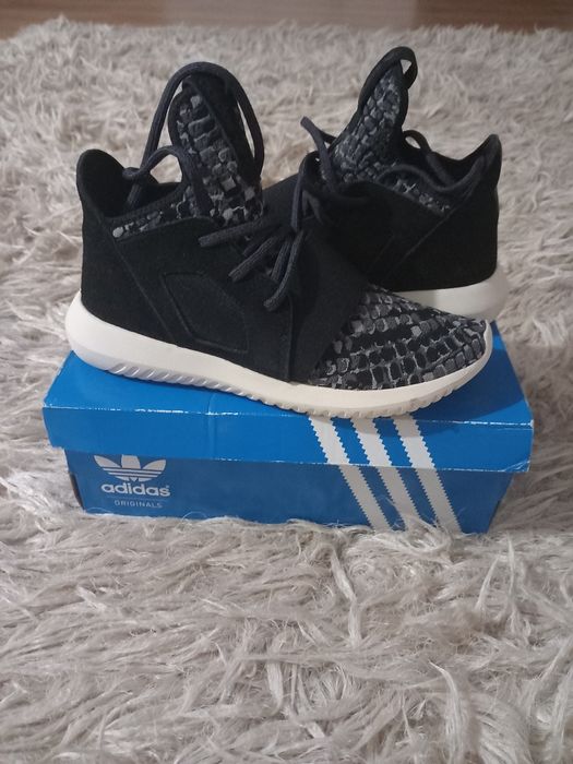 Adidas tubular defiant