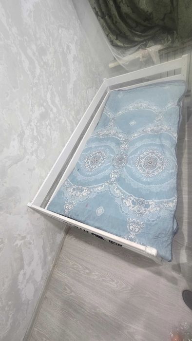 Детская кровать из дерева